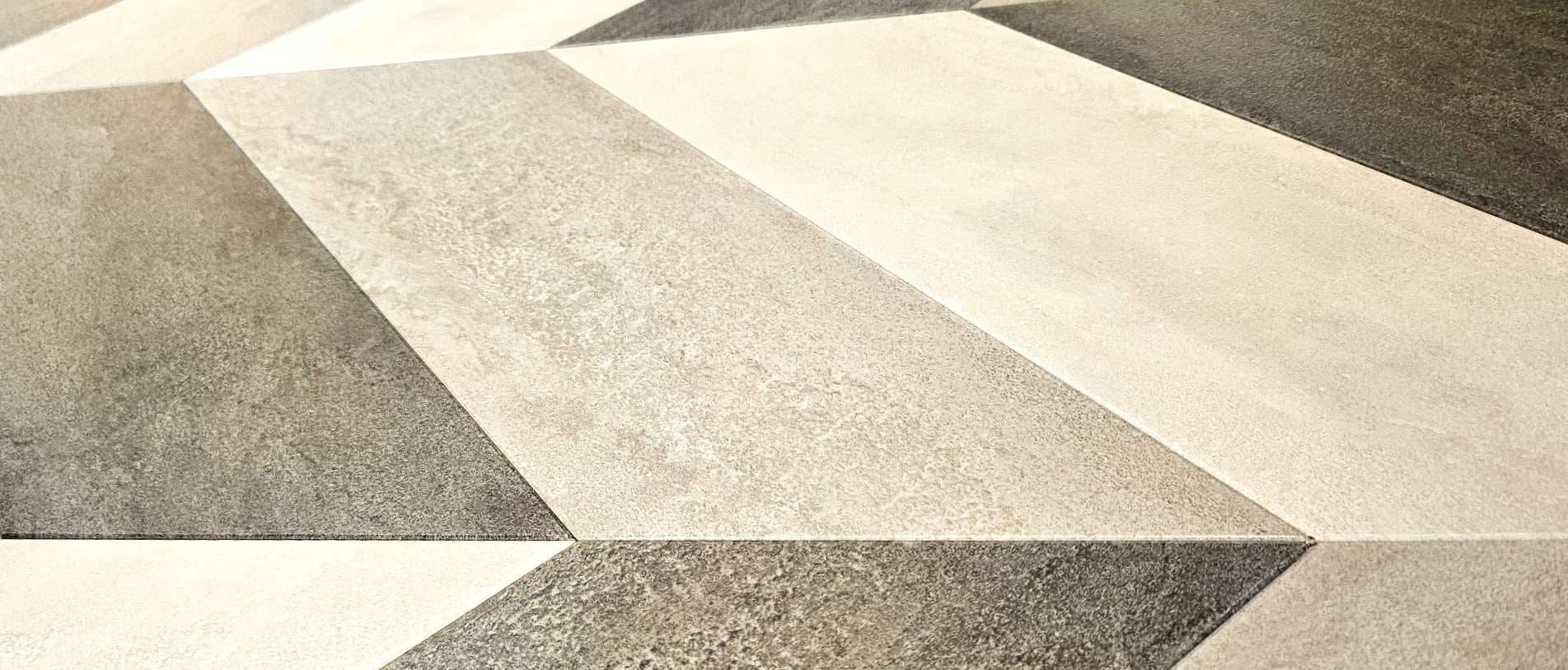 LVT - Pleat DC346 - Tilt – Image 2